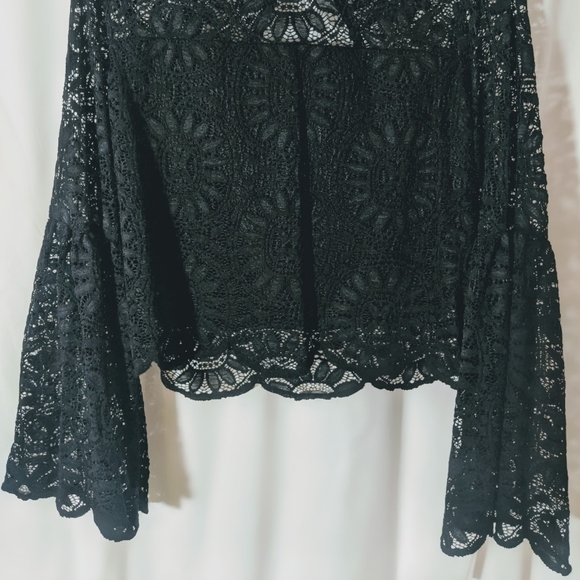 🖤NEW🖤 Lace Top - Picture 3 of 3
